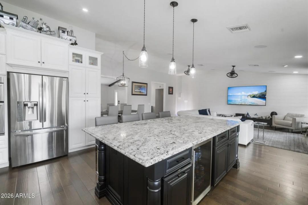 Real Estate Picture 21