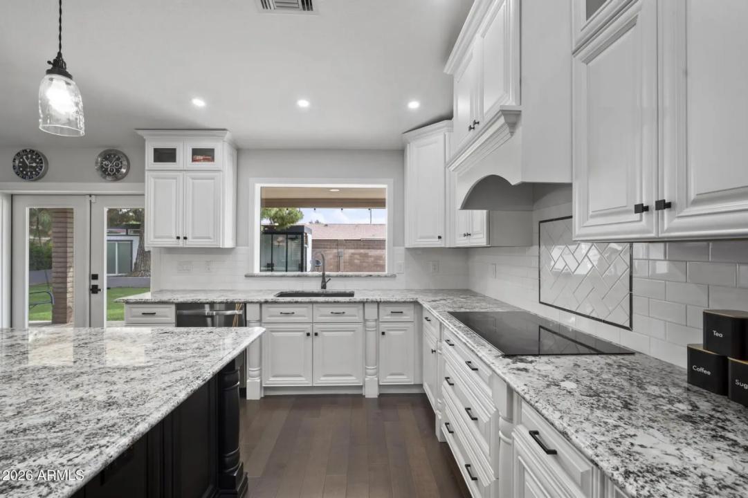 Real Estate Picture 23