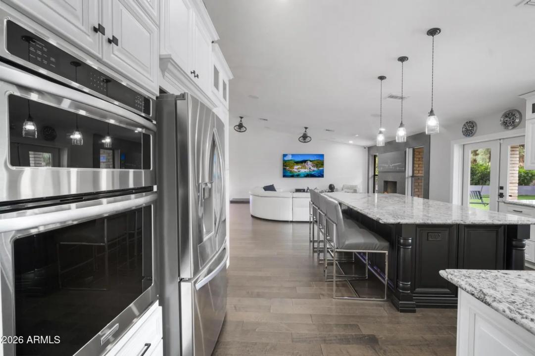 Real Estate Picture 24