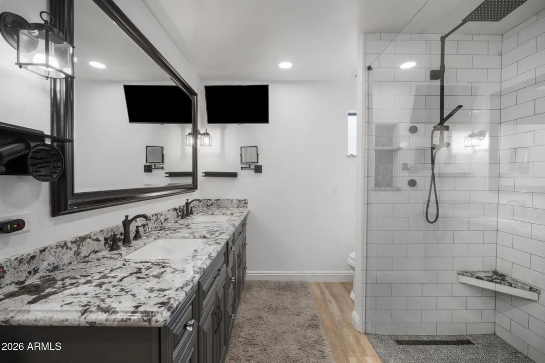 Real Estate Picture 38