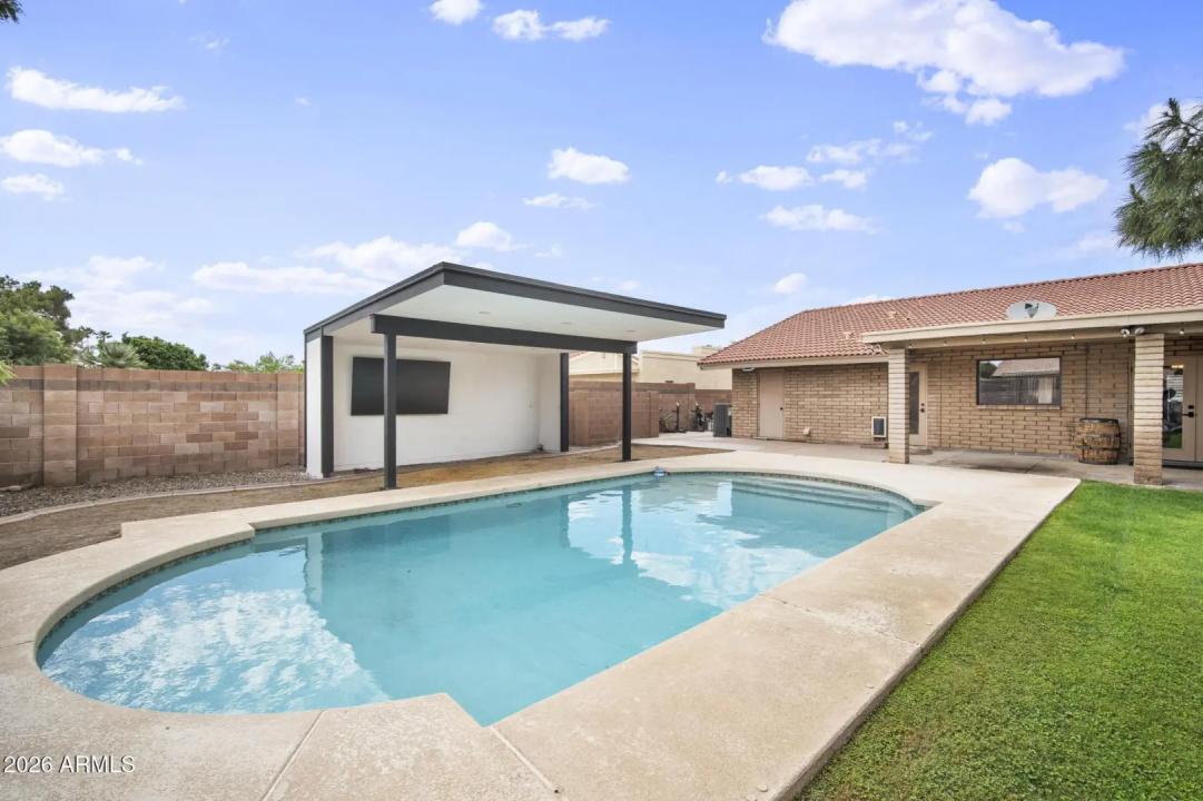 Real Estate Picture 5