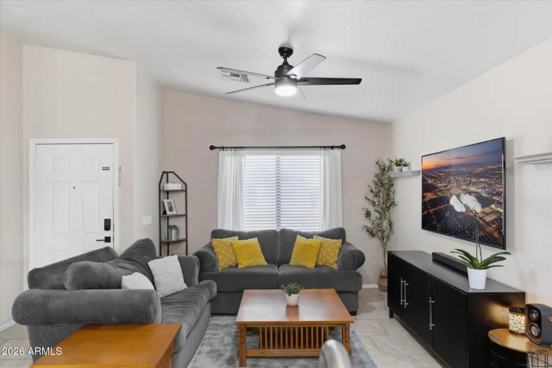 Real Estate Picture 6