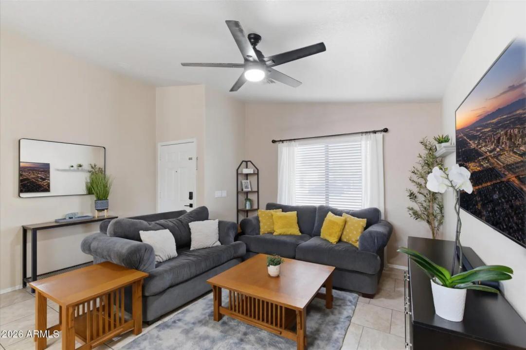 Real Estate Picture 7