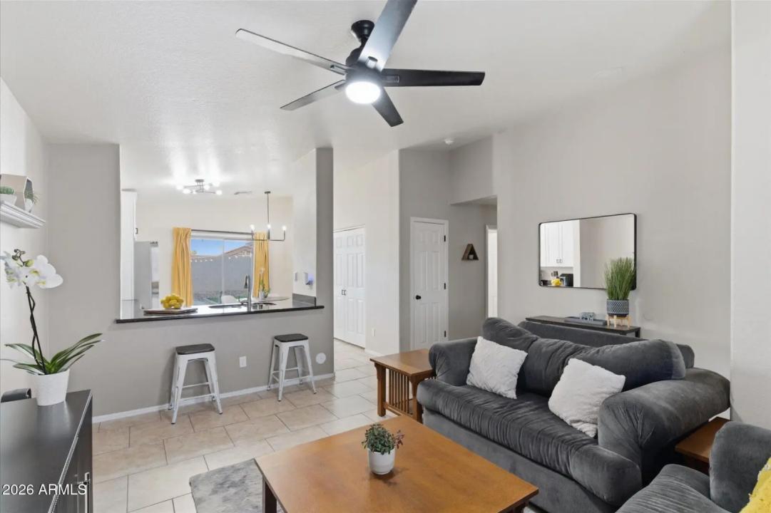 Real Estate Picture 9