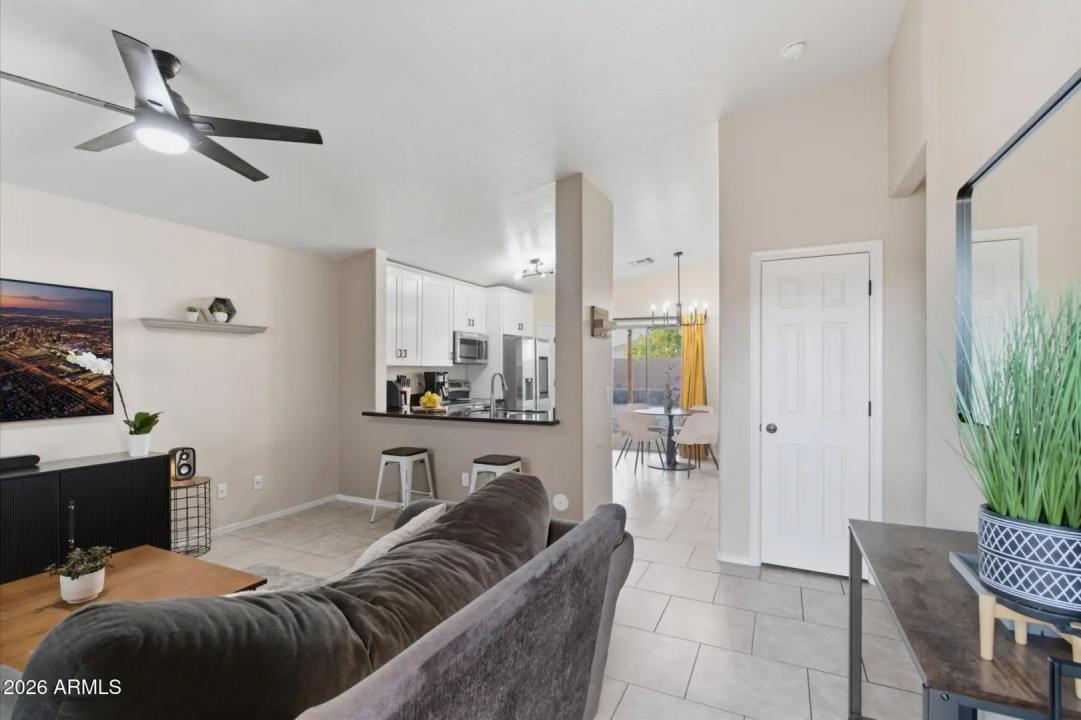 Real Estate Picture 10