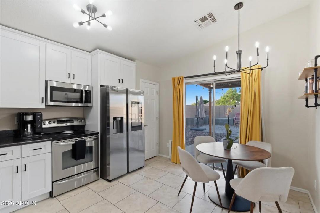 Real Estate Picture 11