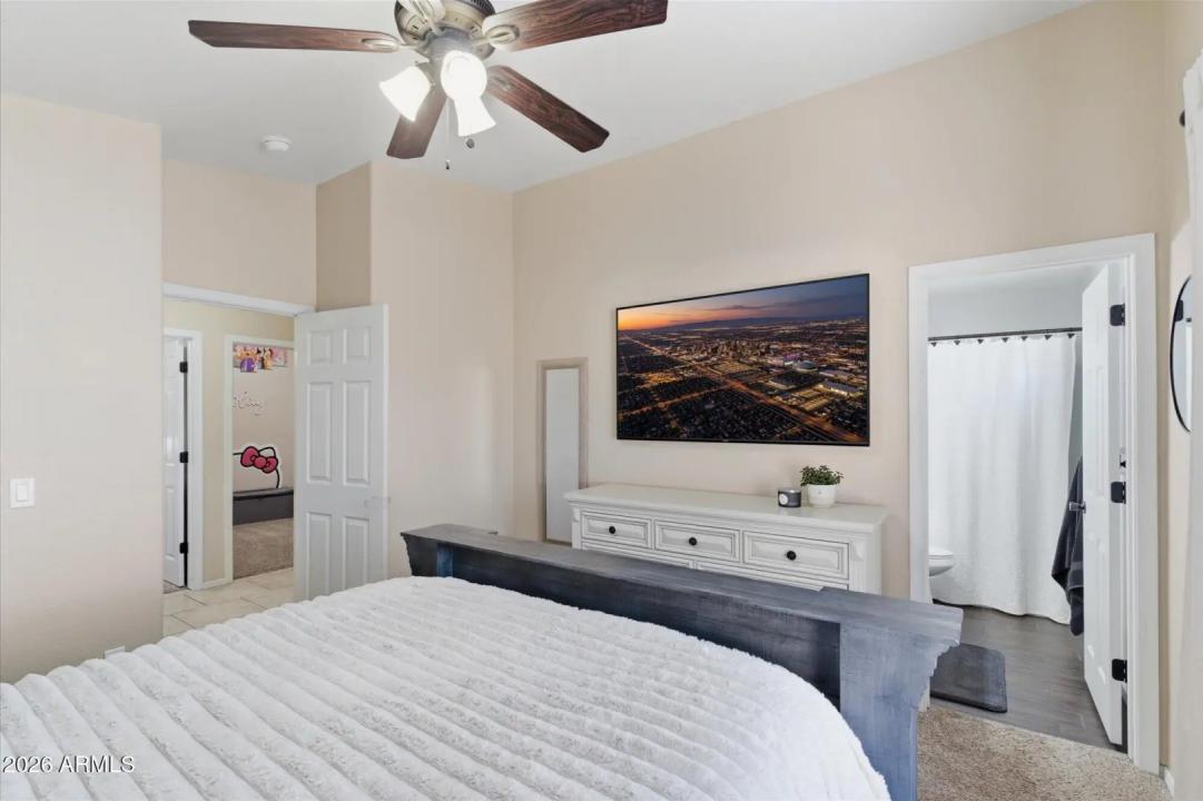 Real Estate Picture 17