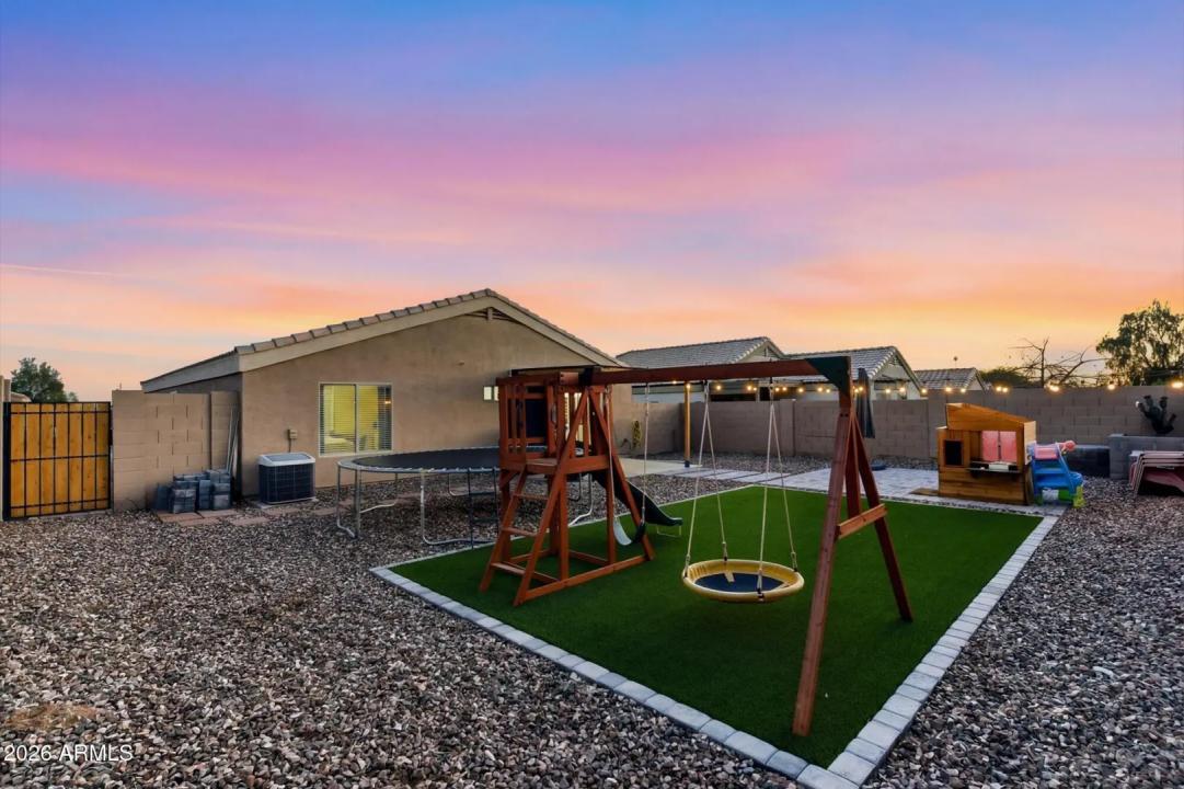 Real Estate Picture 23