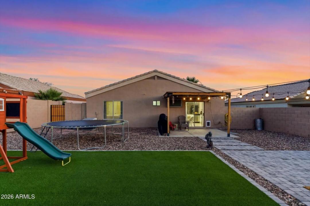 Real Estate Picture 3