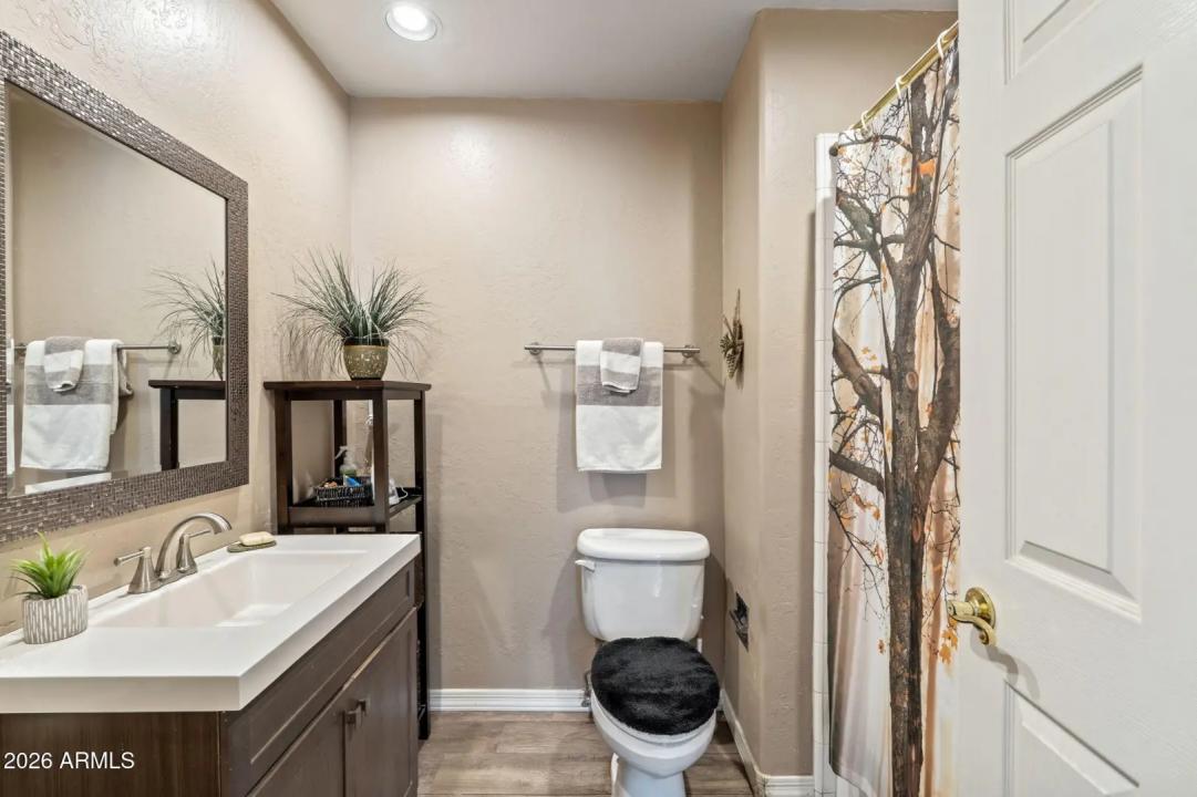 Real Estate Picture 16