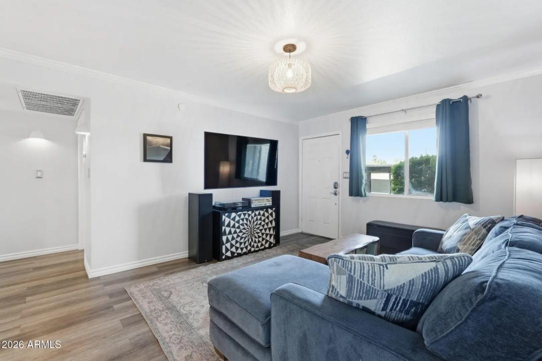 Real Estate Picture 6