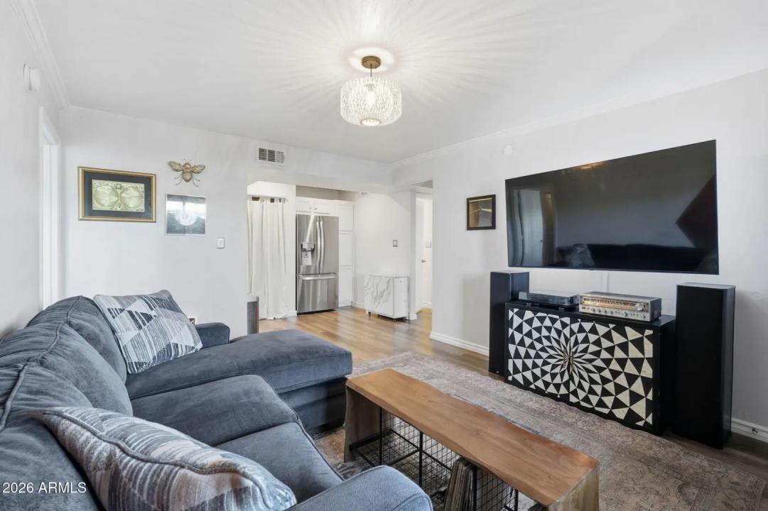 Real Estate Picture 7