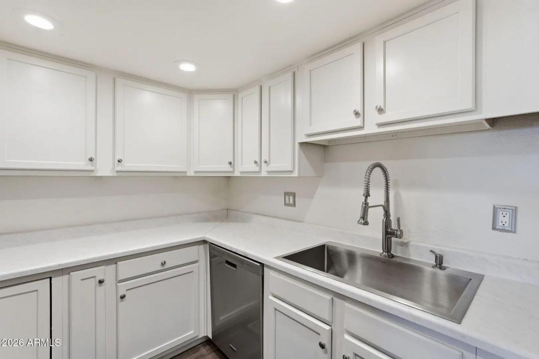 Real Estate Picture 10