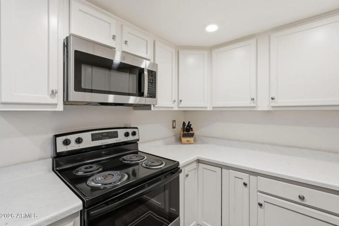 Real Estate Picture 11