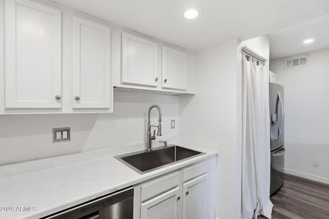 Real Estate Picture 13