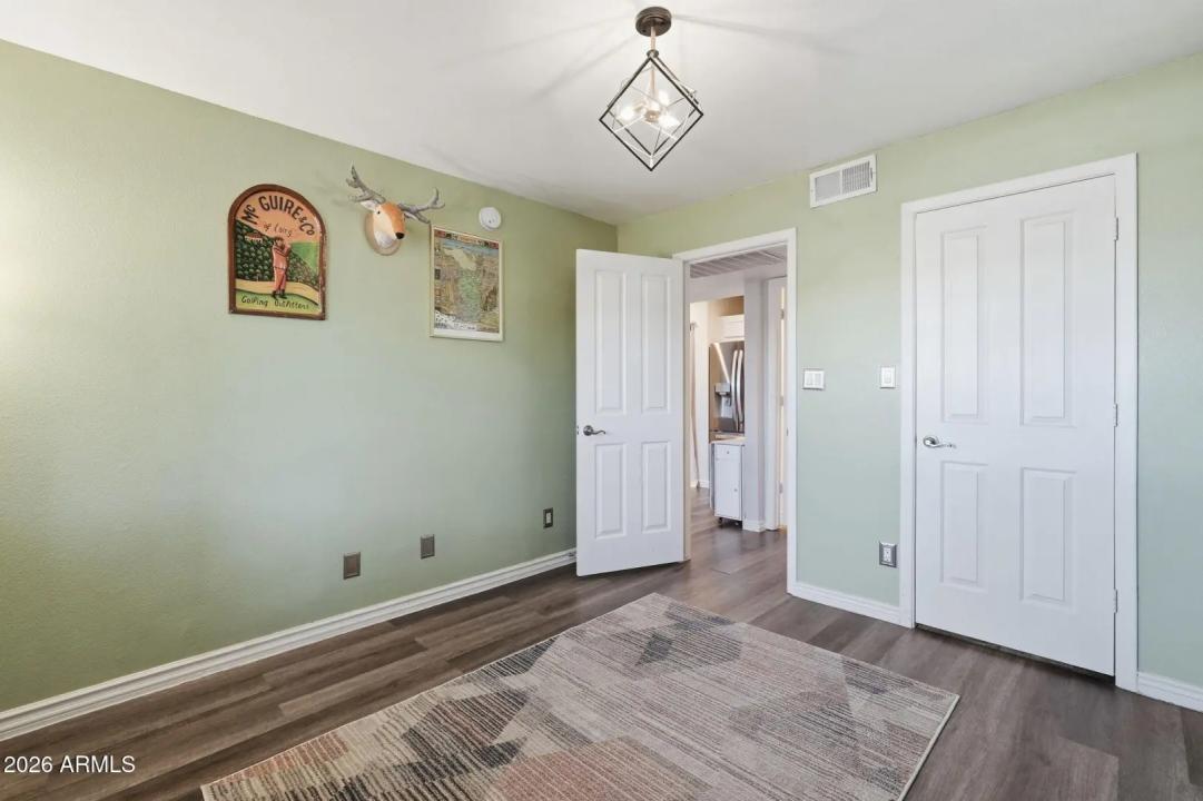 Real Estate Picture 18