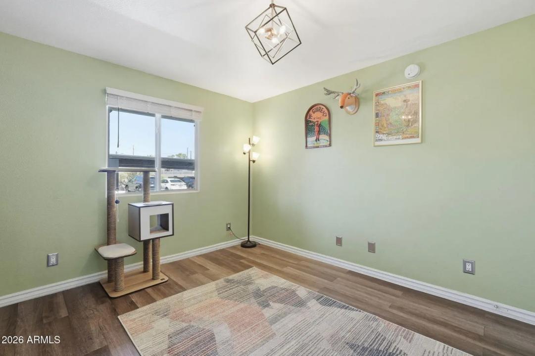 Real Estate Picture 19