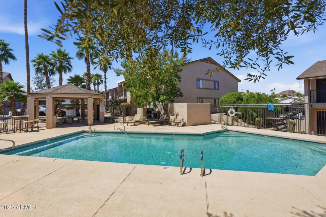 Real Estate Picture 23