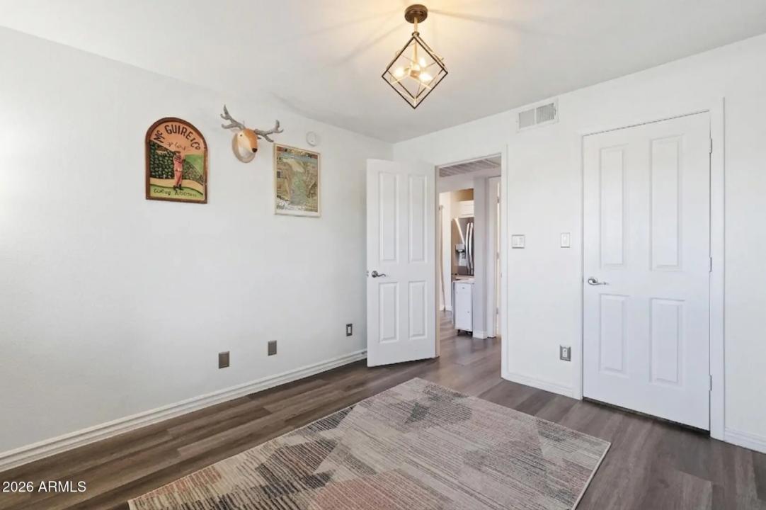 Real Estate Picture 17