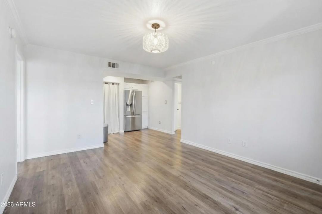 Real Estate Picture 4