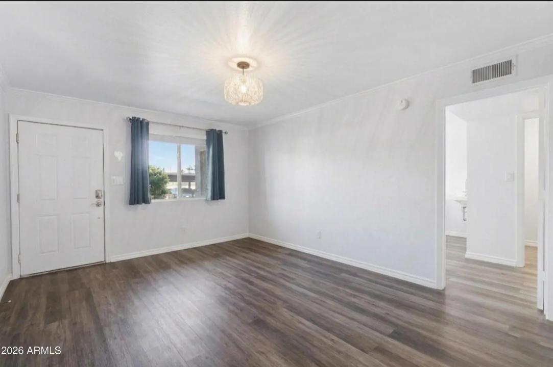 Real Estate Picture 5