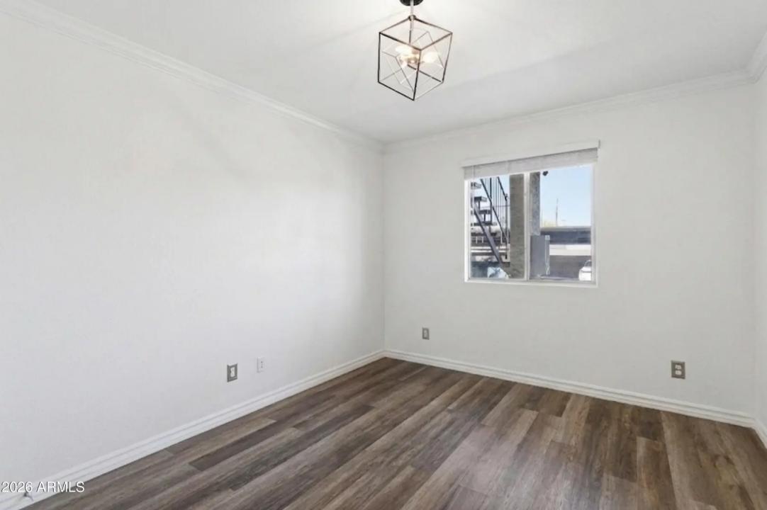 Real Estate Picture 18
