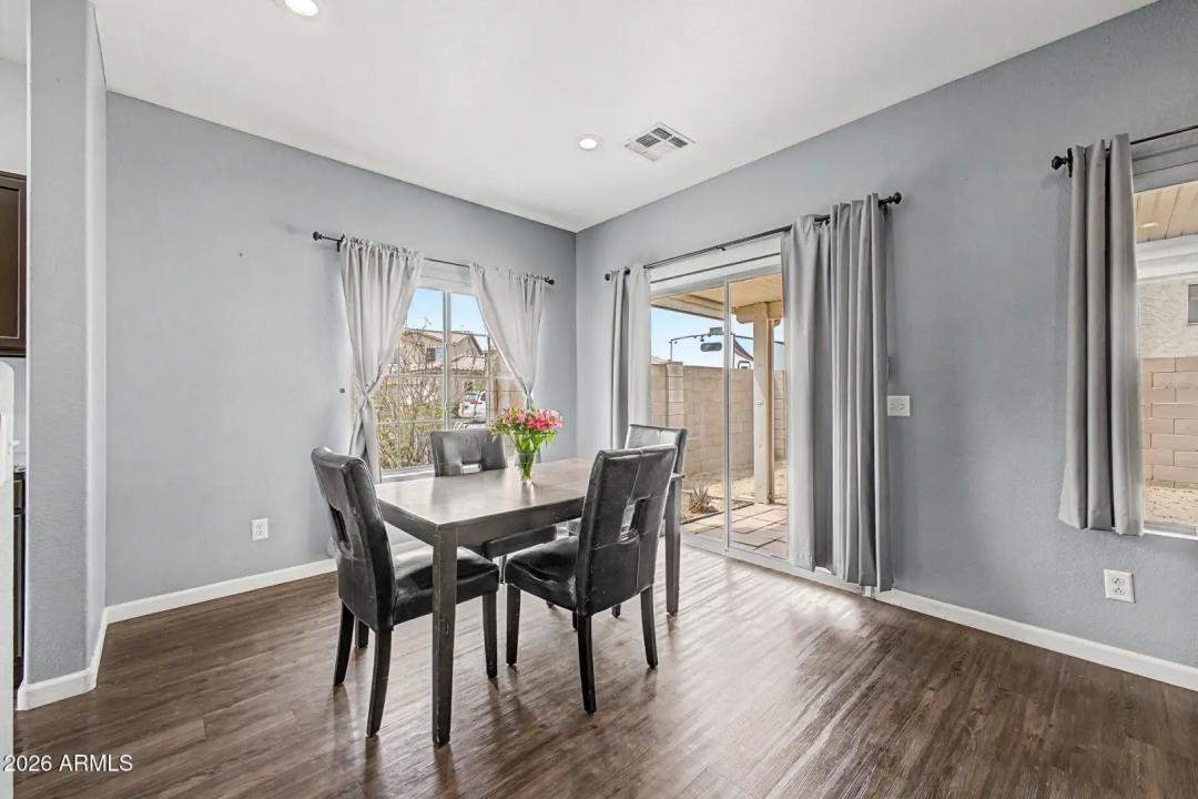 Real Estate Picture 9