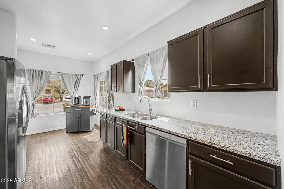 Real Estate Picture 10