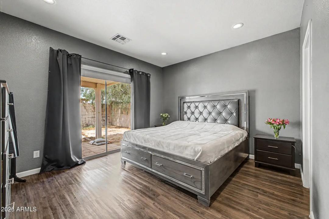 Real Estate Picture 14