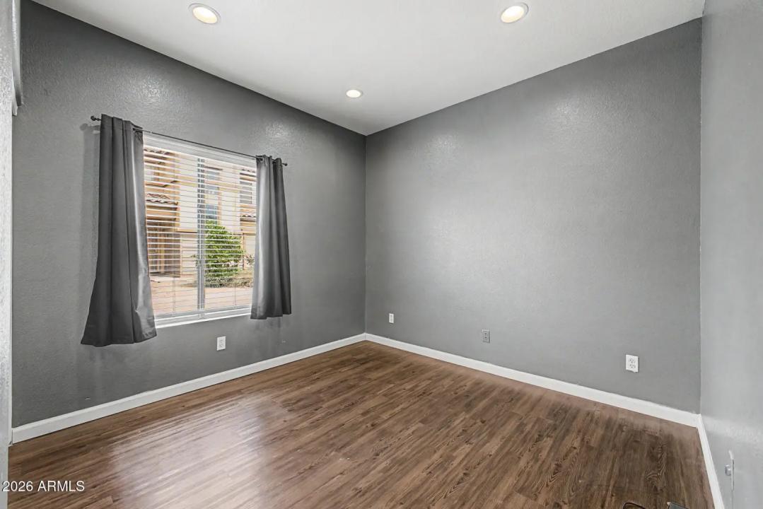 Real Estate Picture 19