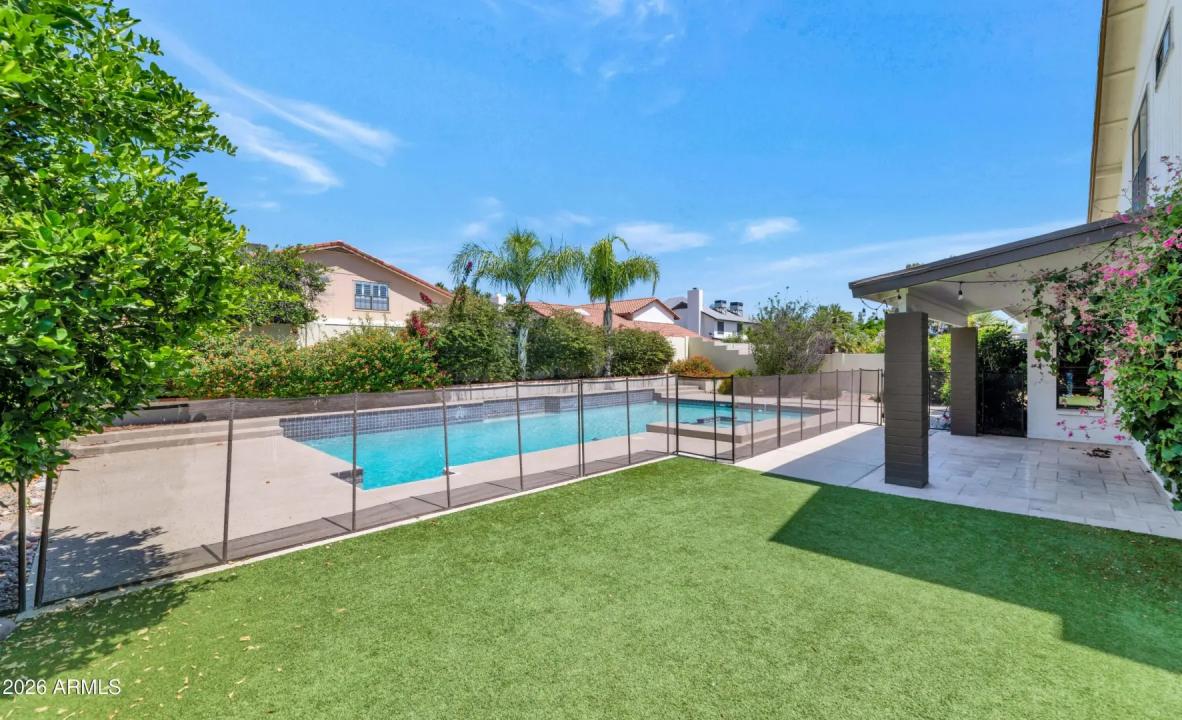 Real Estate Picture 26