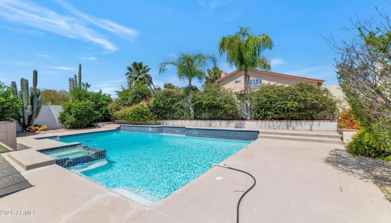 Real Estate Picture 24