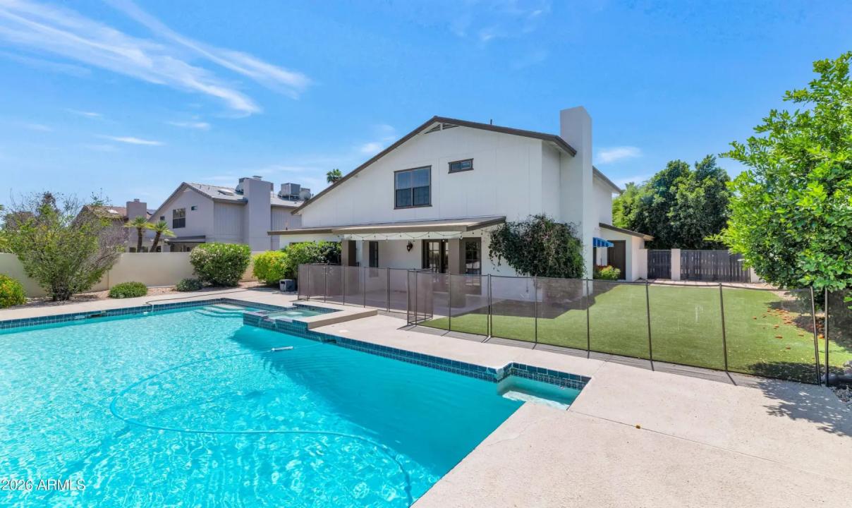 Real Estate Picture 25