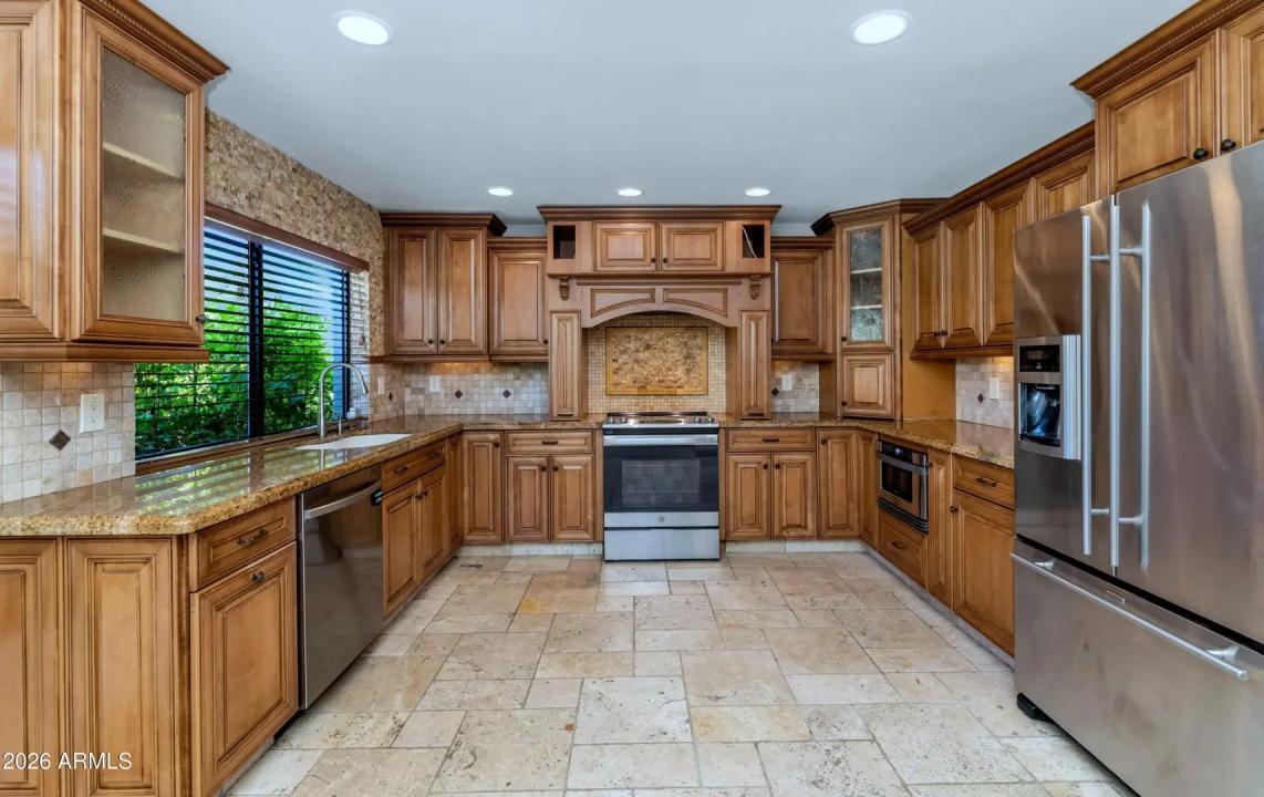 Real Estate Picture 8