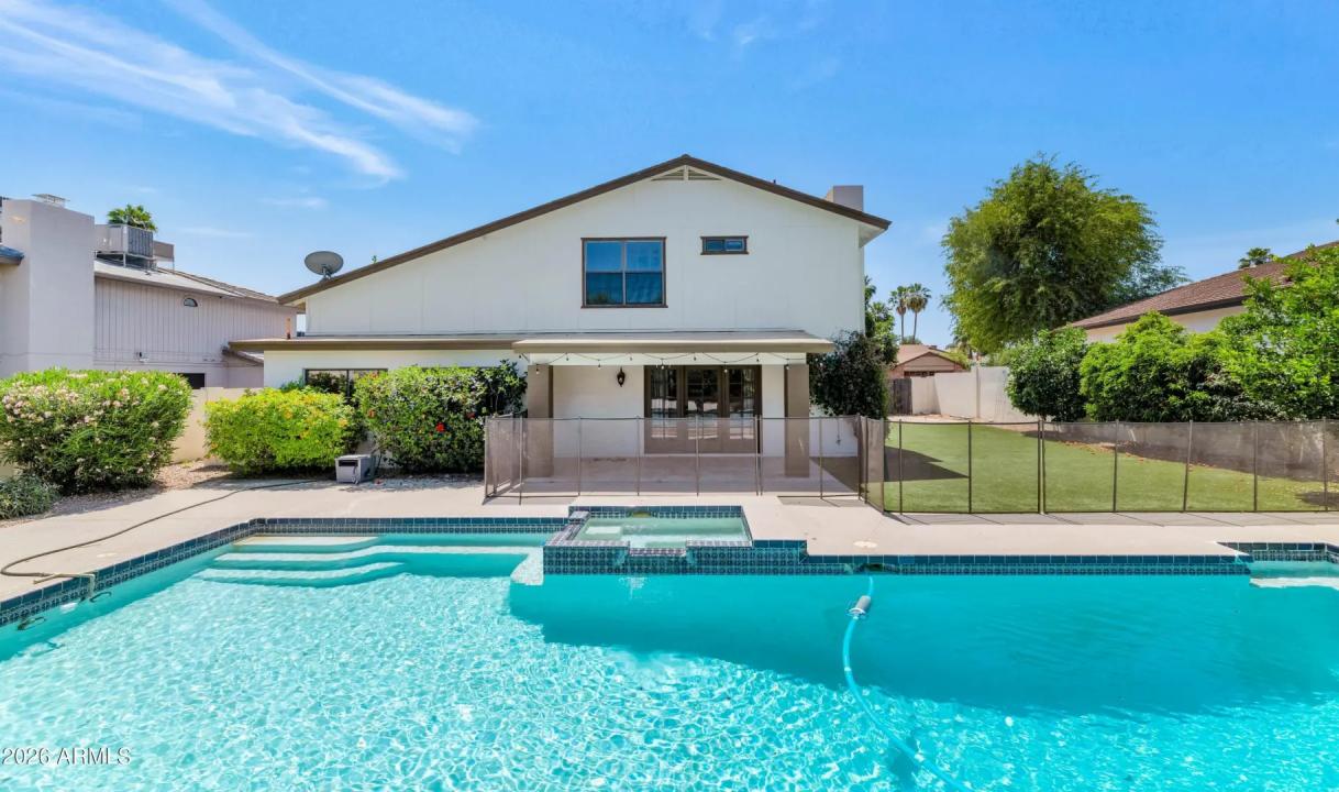 Real Estate Picture 23