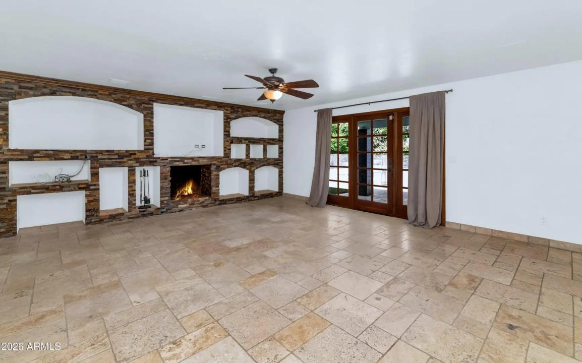 Real Estate Picture 10