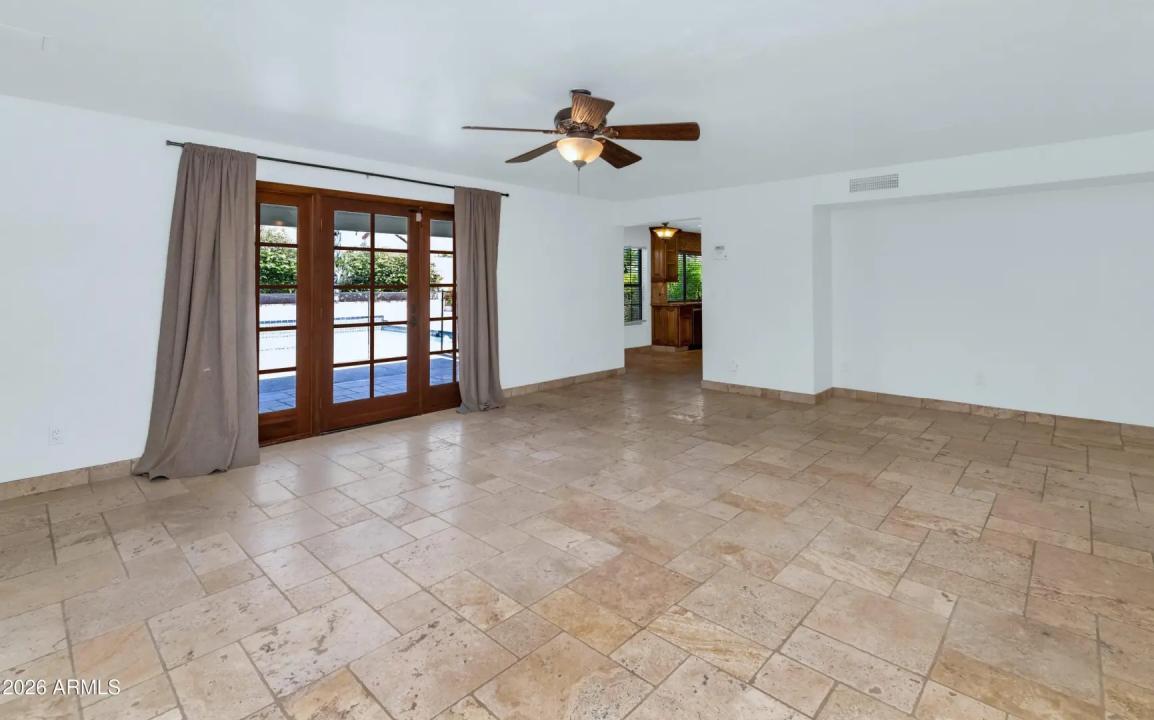 Real Estate Picture 11