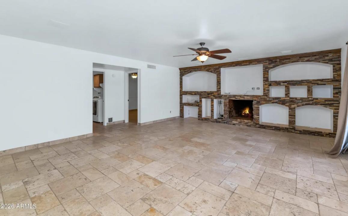 Real Estate Picture 9