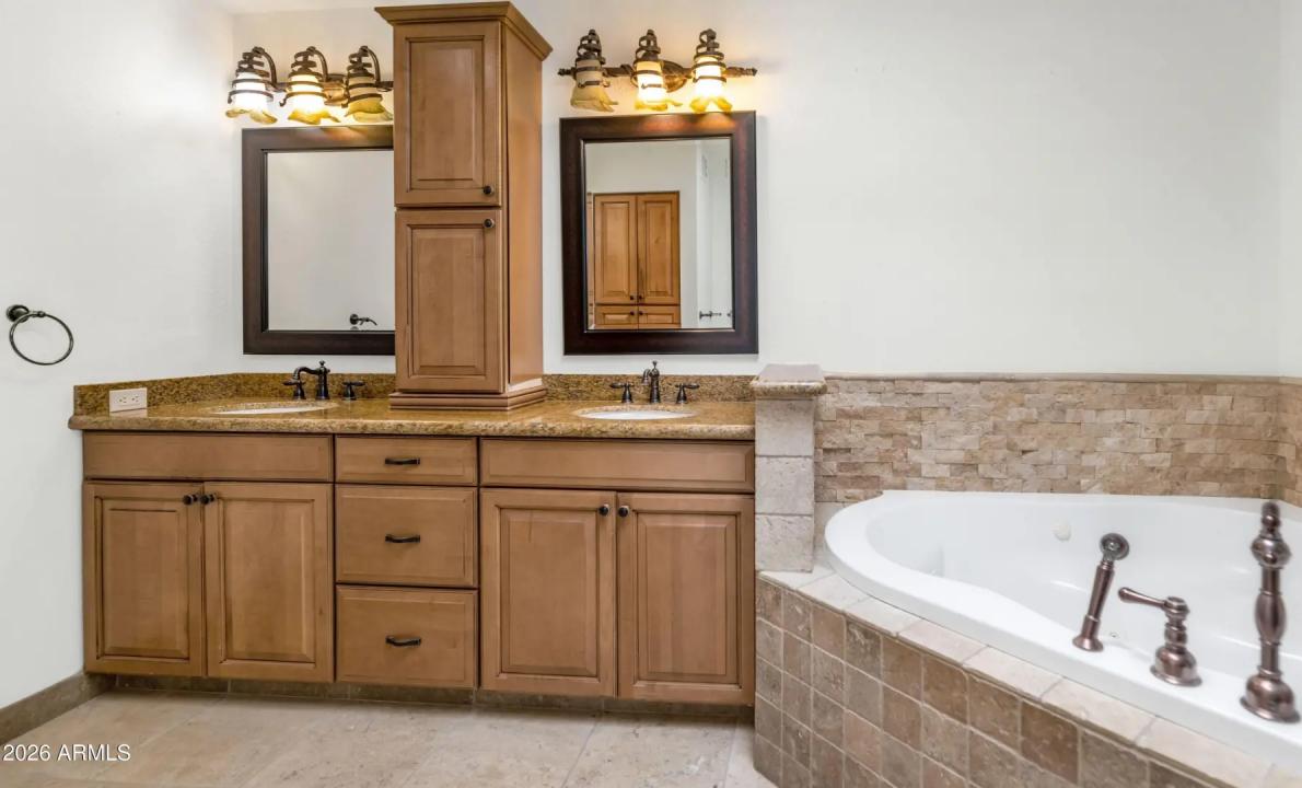 Real Estate Picture 18