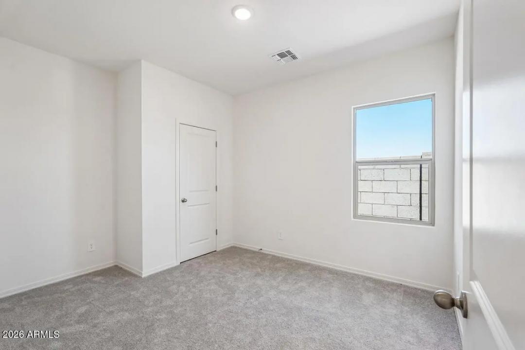 Real Estate Picture 18