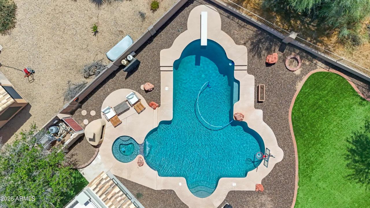 Real Estate Picture 2