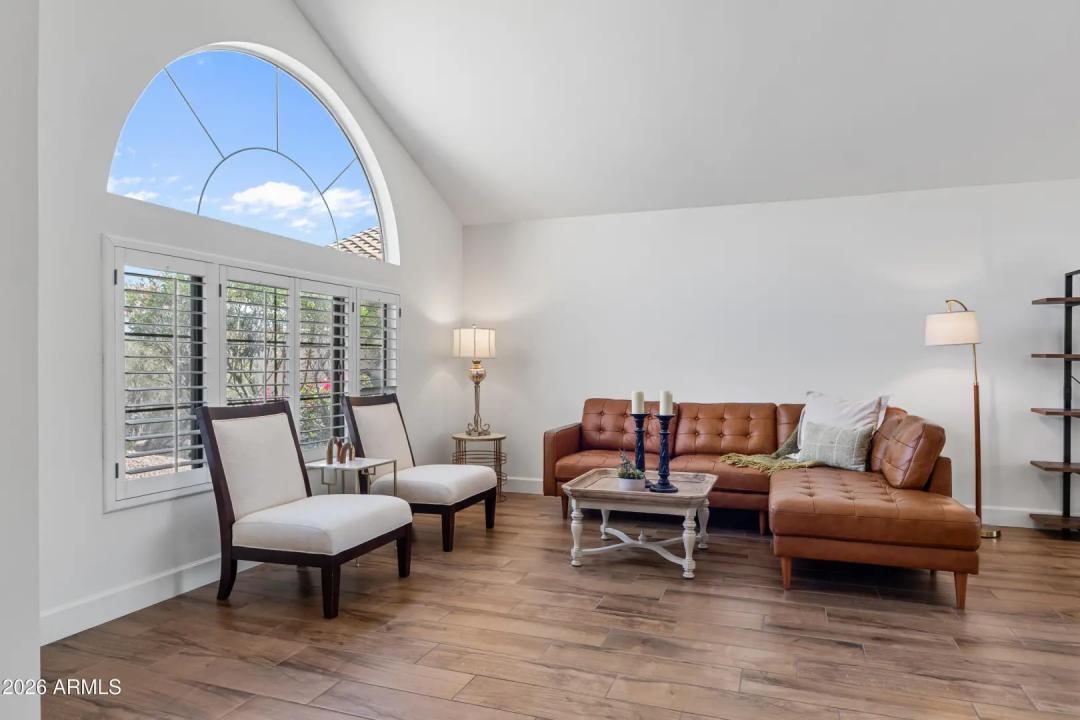 Real Estate Picture 9