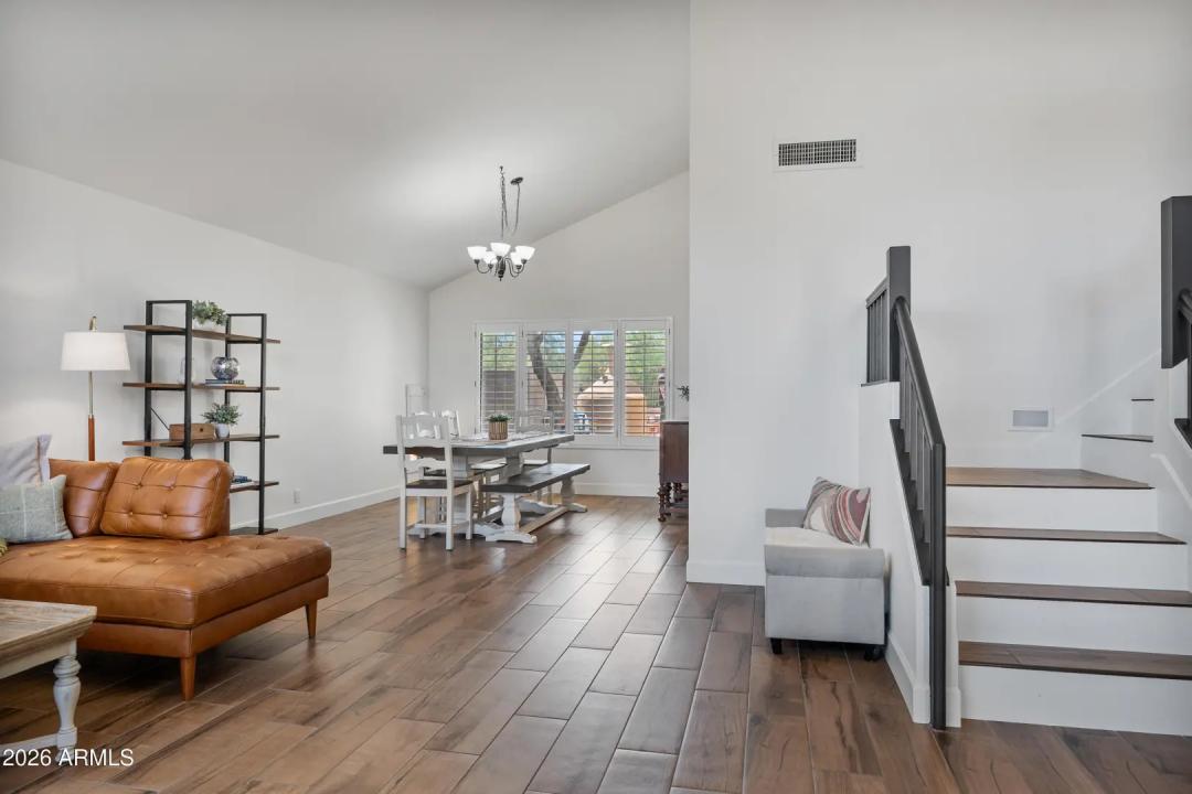 Real Estate Picture 11