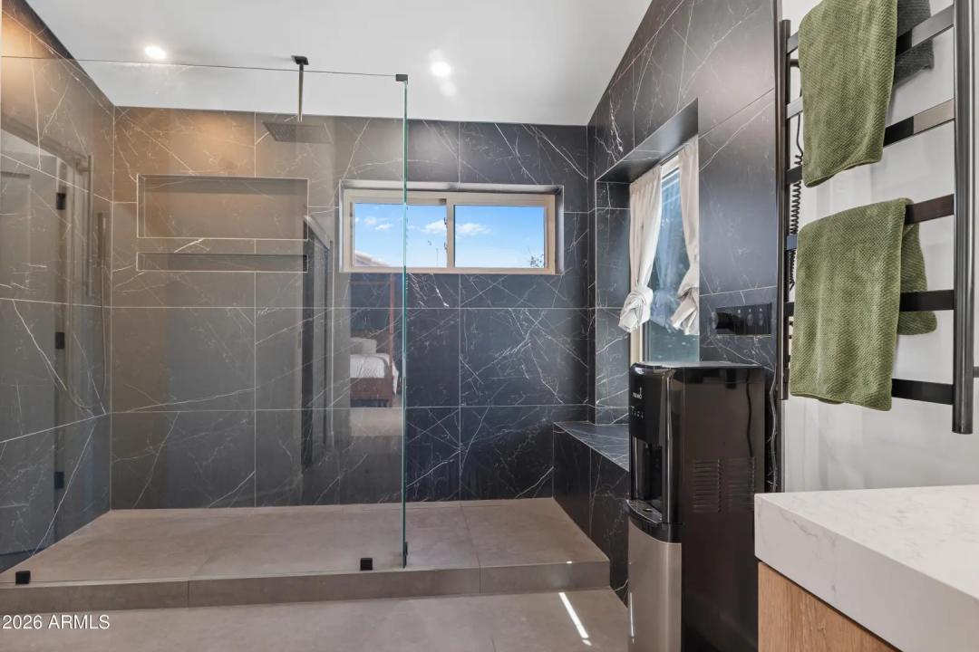 Real Estate Picture 20