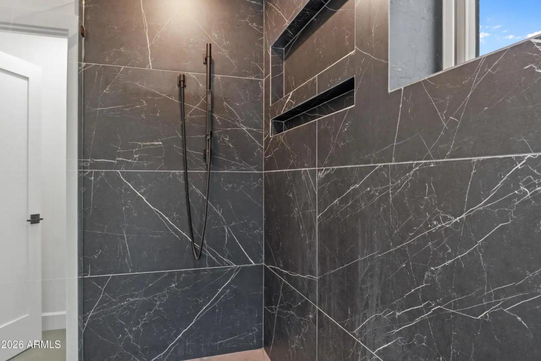 Real Estate Picture 22