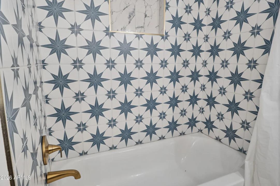 Real Estate Picture 24