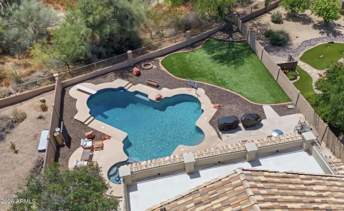Real Estate Picture 2