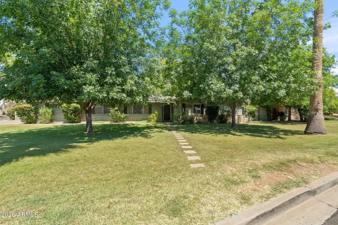 Real Estate Picture 1