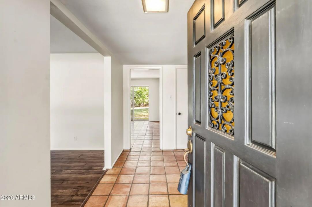 Real Estate Picture 4