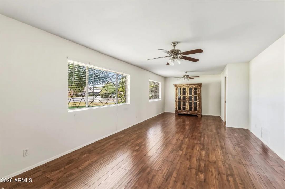 Real Estate Picture 5